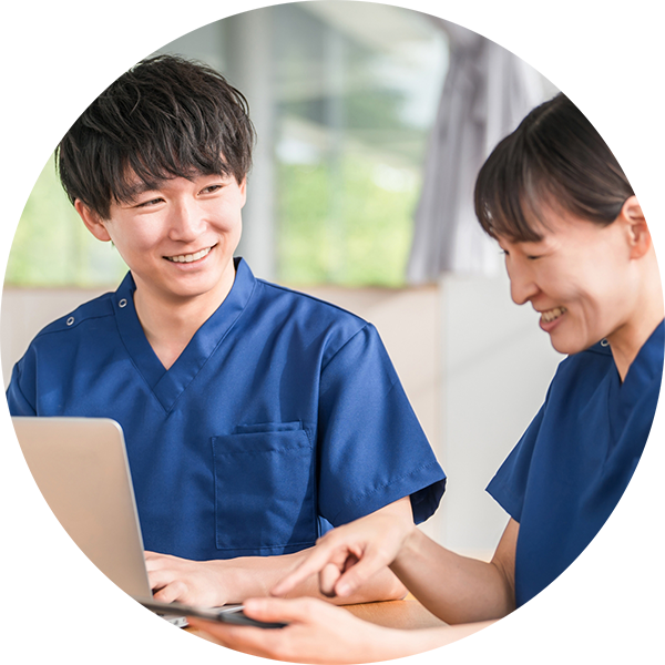 HP制作依頼をする閲覧者(男性)